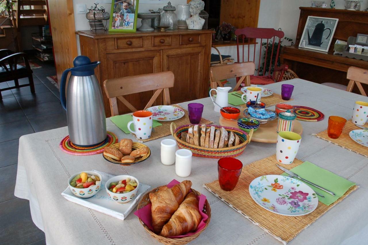 B&B La Maison Des Collines Autour Chambres D'Hotes La Chapelle  Esterno foto